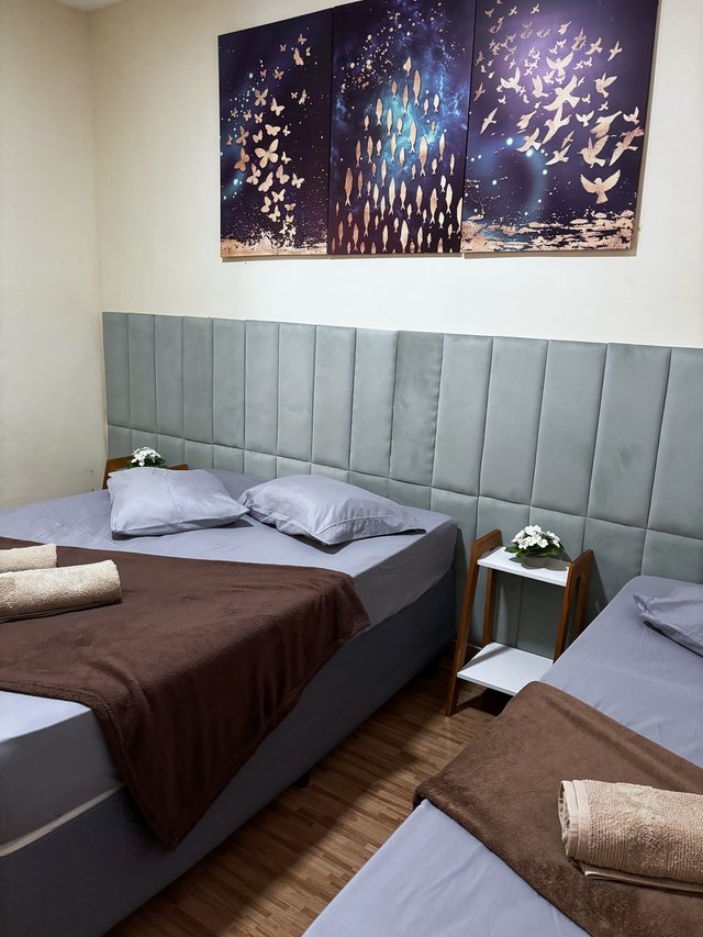 Quarto Azul — Guarda-roupa com porta lateral
