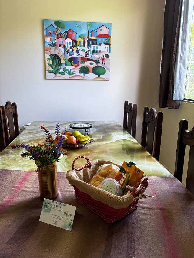 Sala de Jantar — Mesa com luminária pendente