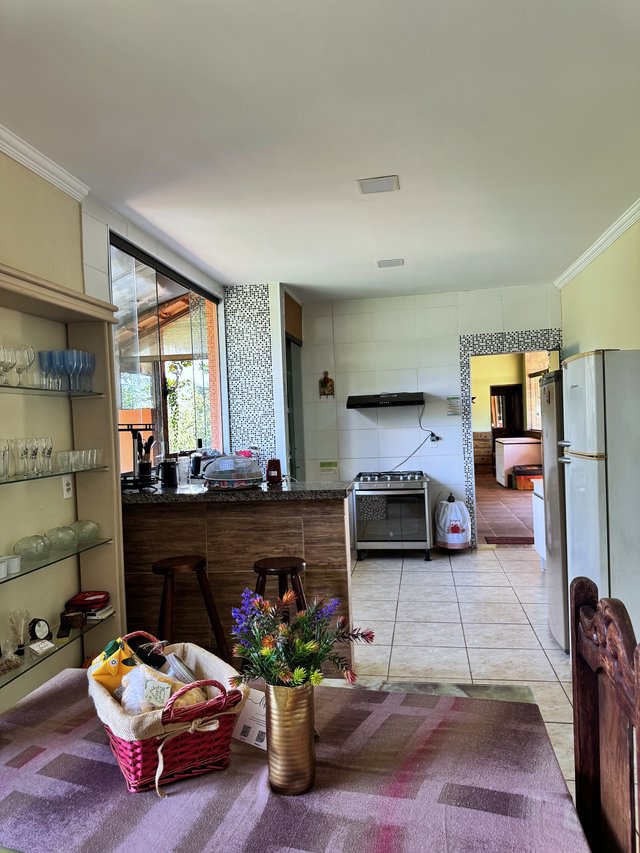 Sala de Jantar — Aparador com itens de decoração