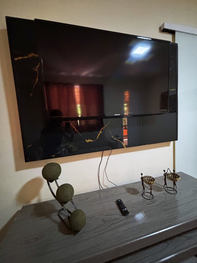 Sala de Estar — Vista da janela com cortina escura